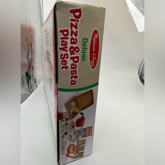 Melissa And Doug Deluxe Pizza and Pasta Play Set. - Picture 3 of 5
